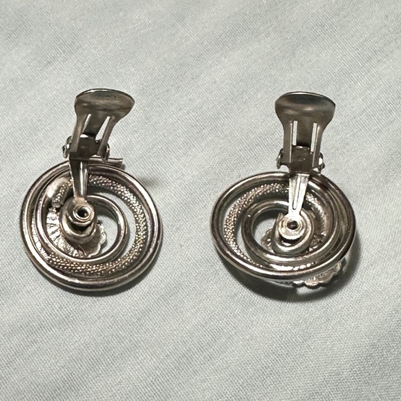 2/$20 Silver Tone Earrings Cala Lilly Clip On’s Metal Swirl Style Vintage - Picture 3 of 11